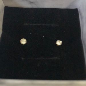 Natural stud diamonds